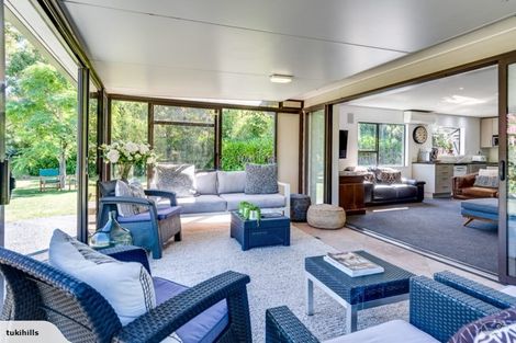 Photo of property in 135 Tauroa Road, Havelock North, 4130