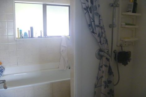 Photo of property in 1/2 Walter Strevens Drive, Conifer Grove, Takanini, 2112