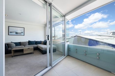 Photo of property in Algarve Apartments, 211/332 Maunganui Road, Mount Maunganui, 3116