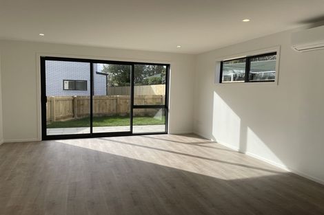 Photo of property in 1/12 Enderby Drive, Te Atatu Peninsula, Auckland, 0610