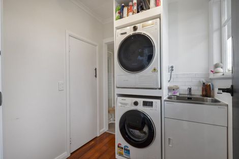 Photo of property in 42 Park Road, West End, Palmerston North, 4412