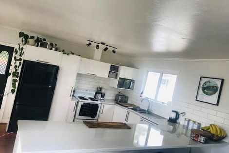 Photo of property in 136 Frankley Road, Frankleigh Park, New Plymouth, 4310