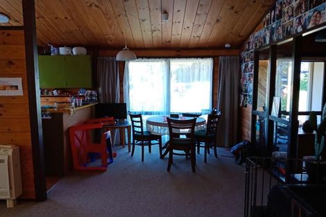 Photo of property in 25 Matuhi Street, Tirohanga, Lower Hutt, 5010