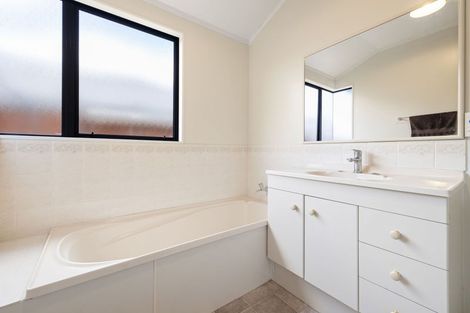 Photo of property in 58 Spinnaker Drive, Flagstaff, Hamilton, 3210