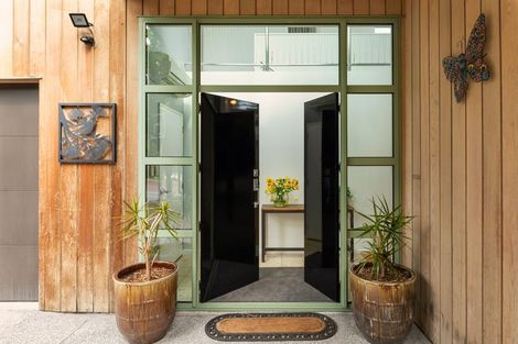 Photo of property in 11a Woodfern Crescent, Titirangi, Auckland, 0604