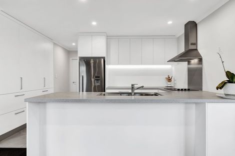 Photo of property in 9 Piharau Crescent, Hurdon, New Plymouth, 4310