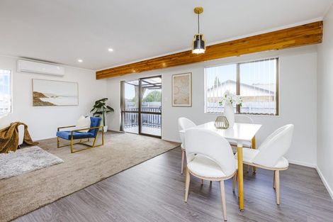 Photo of property in 2/31 Sutton Crescent, Papakura, 2110