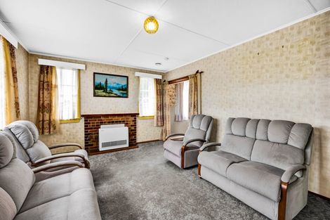 Photo of property in 10 Bone Crescent, Hawera, 4610