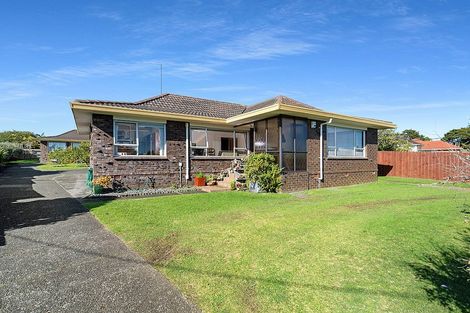 Photo of property in 1/20 Shakespeare Road, Milford, Auckland, 0620