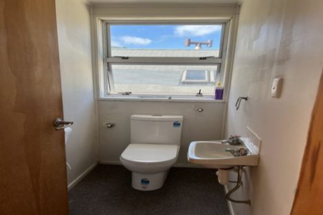 Photo of property in 24 Pukatea Street, Eastbourne, Lower Hutt, 5013