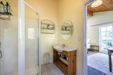 Photo of property in 26 Ocean Road, Surfdale, Waiheke Island, 1081