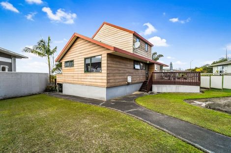 Photo of property in 7 Fairway Avenue, Red Beach, 0932