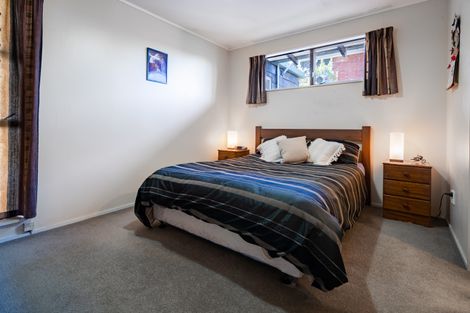 Photo of property in 212 Golf Road, Titirangi, Auckland, 0604