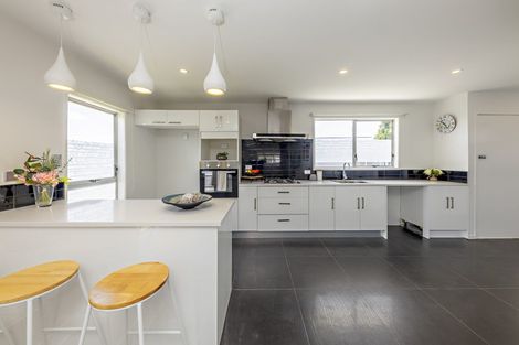 Photo of property in 3 Sandrine Avenue, Clover Park, Auckland, 2019