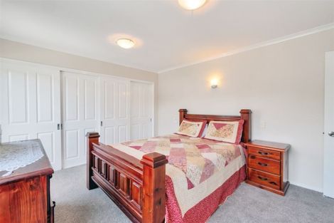 Photo of property in 25 Pooks Road, Ranui, Auckland, 0612