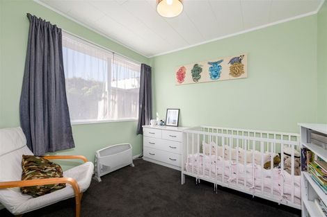 Photo of property in 28 Mawney Road, Henderson, Auckland, 0610