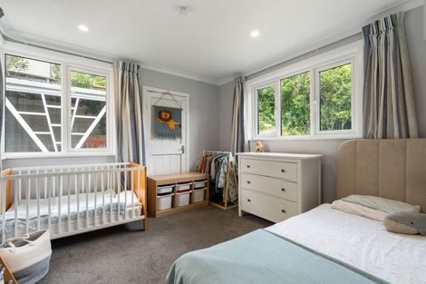 Photo of property in 16 Waru Street, Khandallah, Wellington, 6035