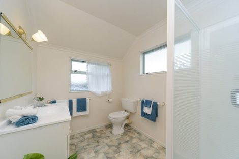 Photo of property in 3 Winston Avenue, Hokowhitu, Palmerston North, 4410