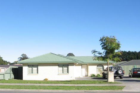 Photo of property in 41 Glenveagh Park Drive, Weymouth, Auckland, 2103