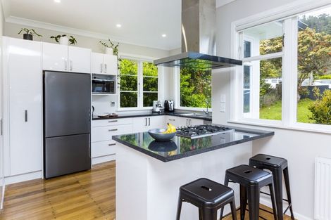 Photo of property in 73 Kamahi Street, Stokes Valley, Lower Hutt, 5019