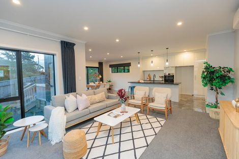 Photo of property in 46 Domett Street, Newlands, Wellington, 6037