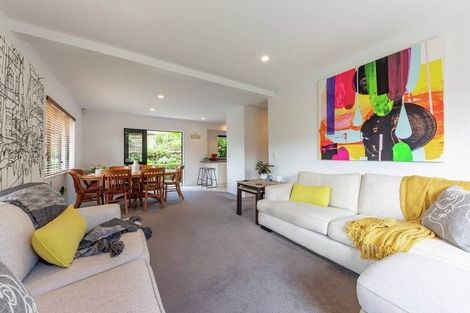 Photo of property in 27 De Val Drive, Titirangi, Auckland, 0604