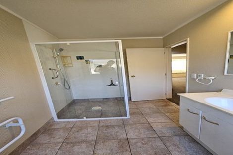 Photo of property in 2a Cedar Drive, Paraparaumu Beach, Paraparaumu, 5032