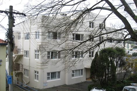 Photo of property in Elms Court Flats, 3/367 The Terrace, Te Aro, Wellington, 6011