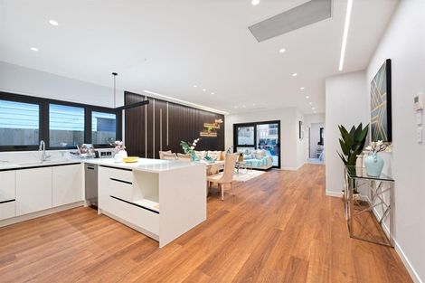 Photo of property in 25 Whakairo Crescent, Gulf Harbour, Whangaparaoa, 0930