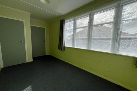 Photo of property in 18 Goldsmith Crescent, Levin, 5510