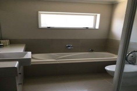 Photo of property in 104 Flat Bush School Road, Flat Bush, Auckland, 2019