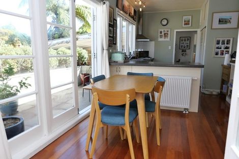 Photo of property in 213 Te Moana Road, Waikanae, 5036