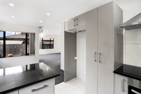 Photo of property in 318 Triangle Road, Massey, Auckland, 0614