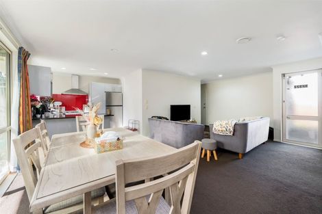 Photo of property in 1/322 West Coast Road, Glen Eden, Auckland, 0602