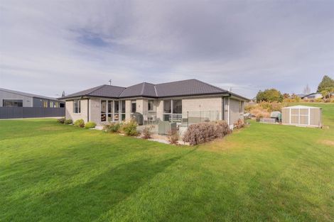 Photo of property in 25 Tawera Place, Te Anau, 9679
