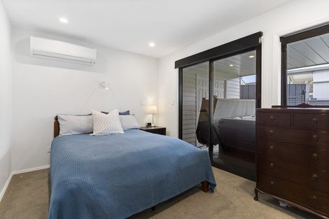 Photo of property in 4 Otahuri Crescent, Greenlane, Auckland, 1051