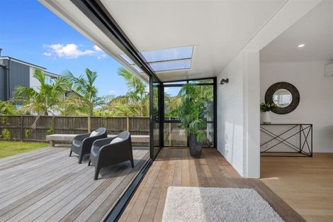 Photo of property in 1/240 Hurstmere Road, Takapuna, Auckland, 0622