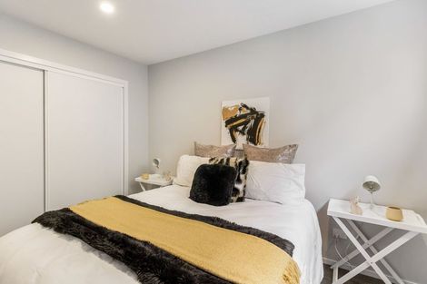 Photo of property in 36 Tokai Place, Glen Eden, 0602