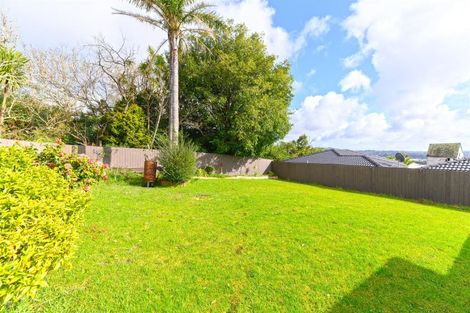 Photo of property in 99a Awaroa Road, Sunnyvale, Auckland, 0612