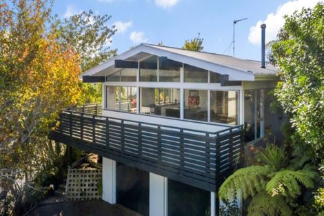 Photo of property in 5 Montana Place, Merrilands, New Plymouth, 4312