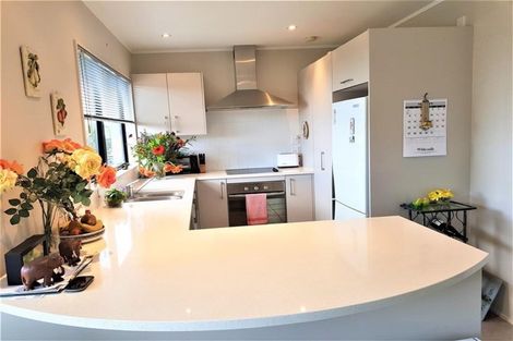 Photo of property in 1/39 Calypso Place, Rothesay Bay, Auckland, 0630