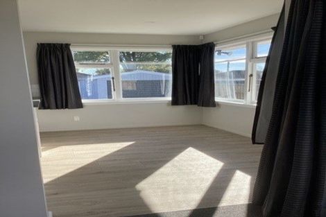 Photo of property in 11 Pembroke Street, Avondale, Christchurch, 8061