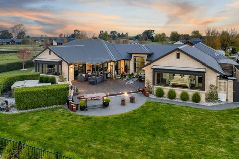 Photo of property in 18 Mara-kai Place, Pegasus, 7612