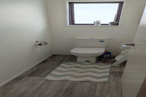 Photo of property in 8 Trosk Place, Waiuku, 2123