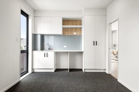 Photo of property in 49a Meadowood Drive, Unsworth Heights, Auckland, 0632