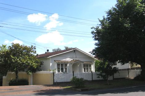 Photo of property in 2/91 Sarsfield Street, Herne Bay, Auckland, 1011