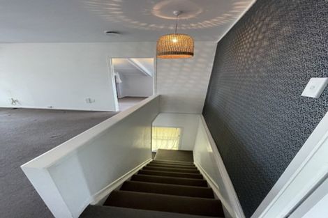 Photo of property in 13 Rickards Place, New Lynn, Auckland, 0600