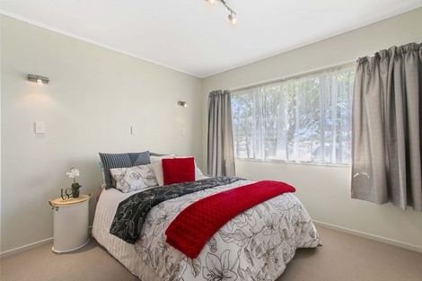 Photo of property in 1/6 Ray Small Drive, Papakura, 2110