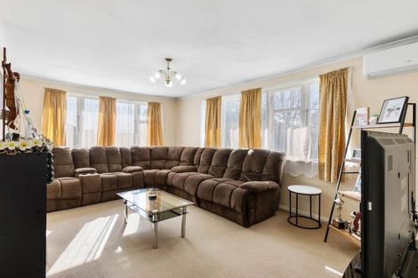 Photo of property in 35 Waipapa Crescent, Otara, Auckland, 2023