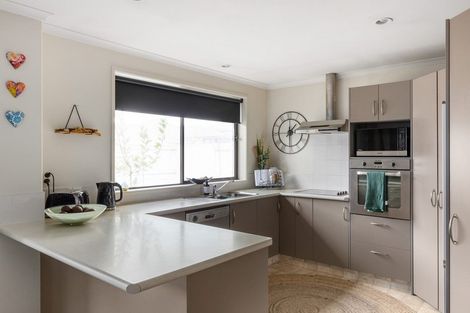 Photo of property in 6 Atlantic Close, Papamoa Beach, Papamoa, 3118